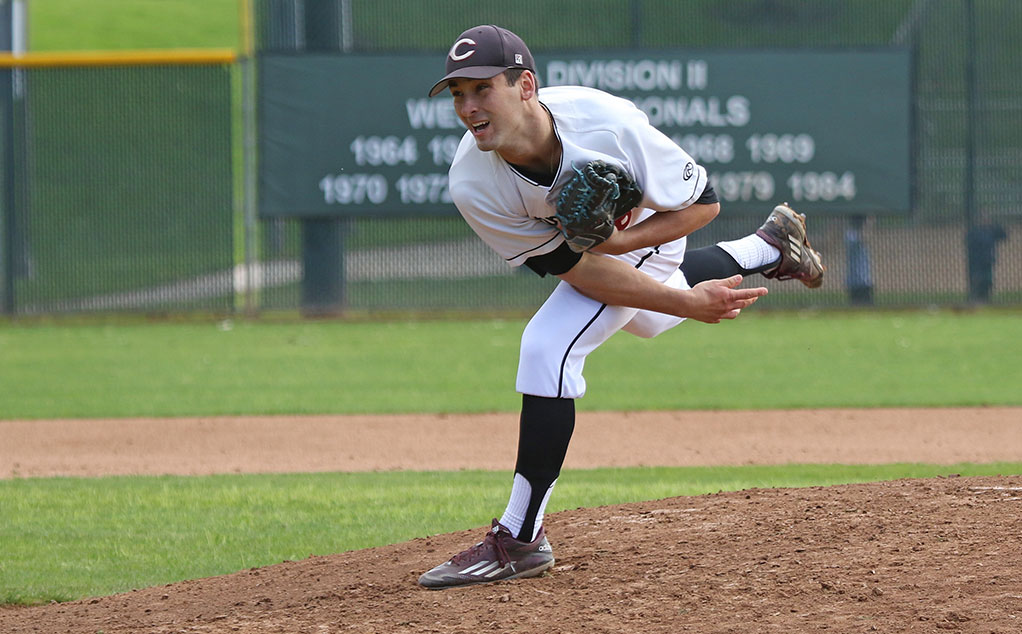 Jonathan Hernandez (photo by Larry Newman)