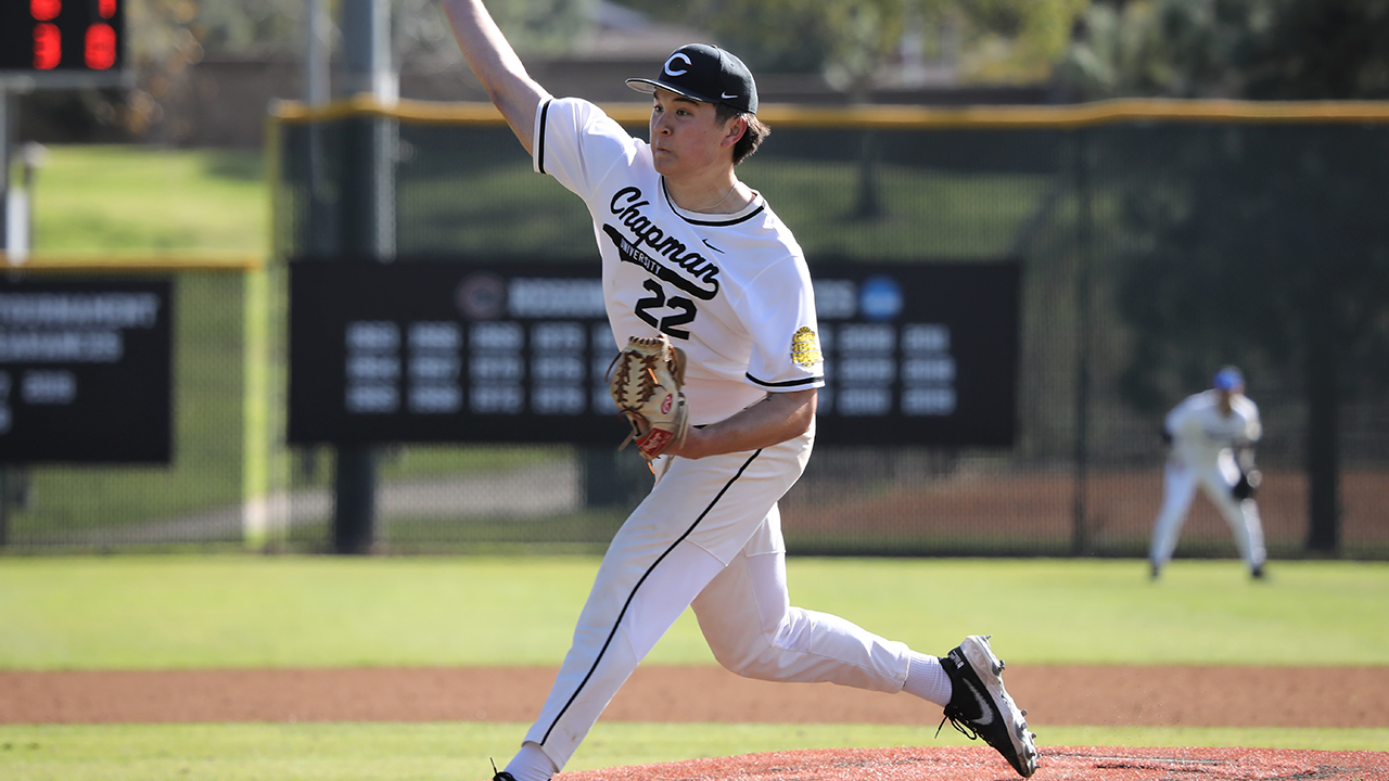 Max Banks pitches