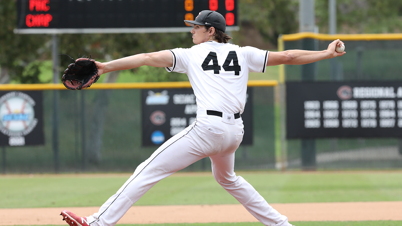 Grant Manning pitches.