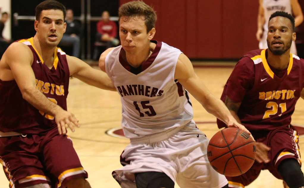 Men's hoops extend winning streak to 12-0