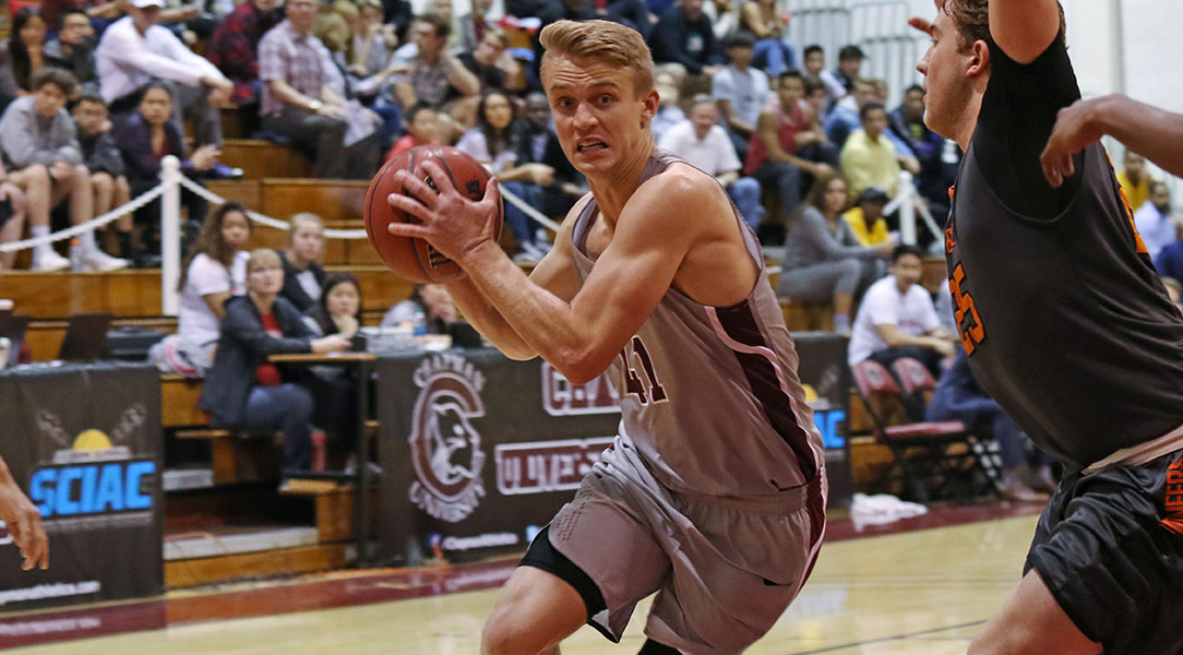 Rob Nelsen goes up for a layup.