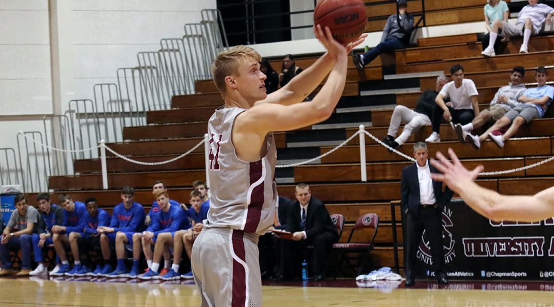 Rob Nelsen takes a shot.