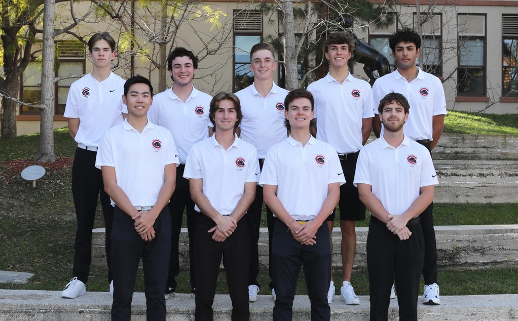 Men's golf team picture.