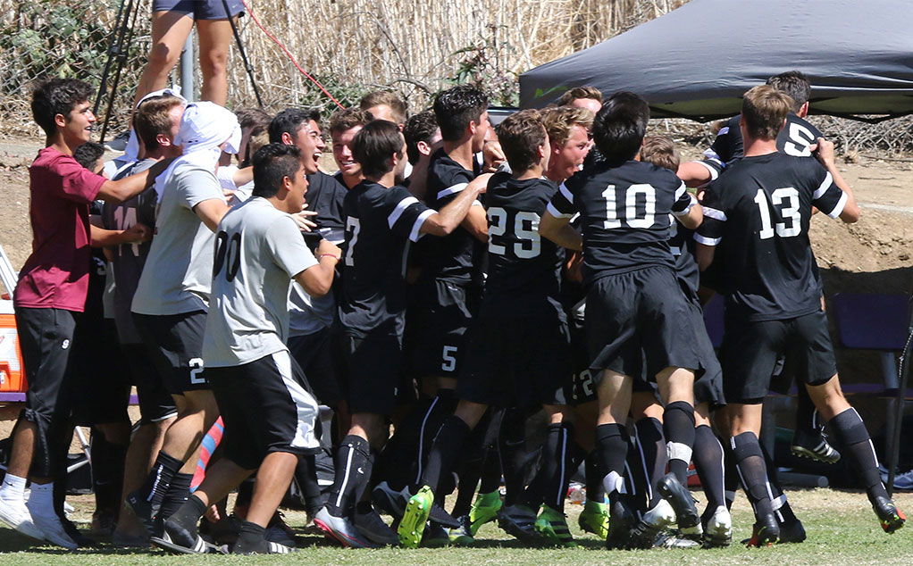 Men's soccer heads to La Verne for fourth straight SCIAC semi appearance