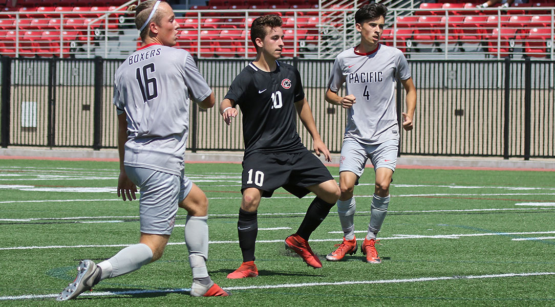Justo Garcia scores a goal.