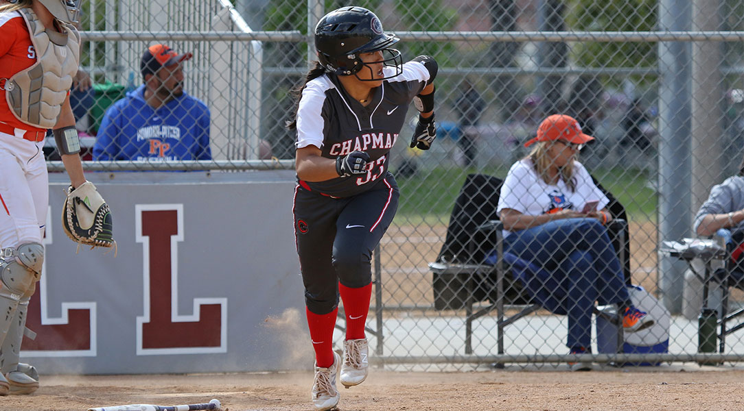 Smantha Tong runs to first base.