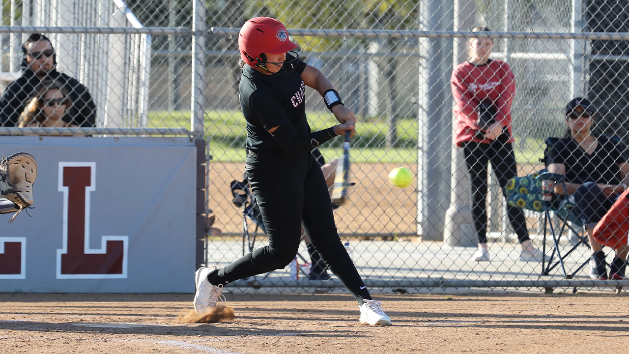 Ilianna Serna hits the ball