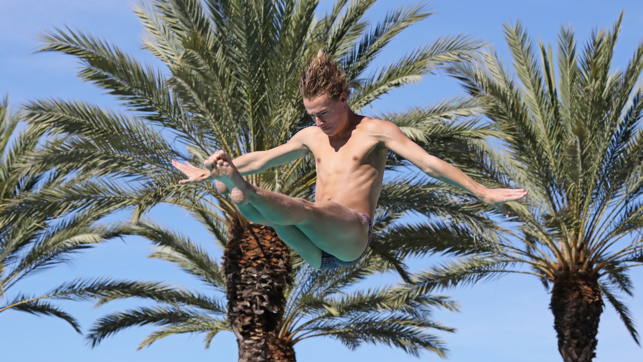Reid Omilian dives.