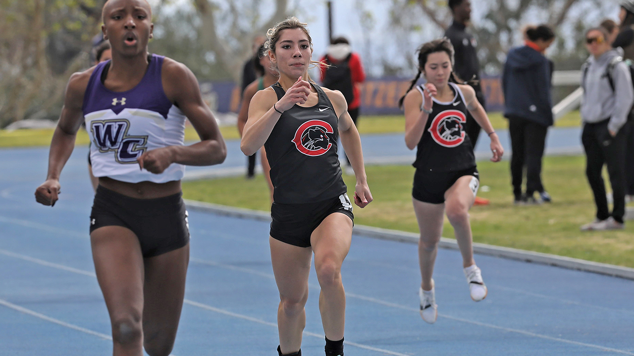 Makenna Lizarde runs.