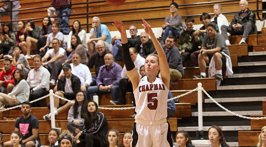 Lucy Criswell shoots an open jumper.