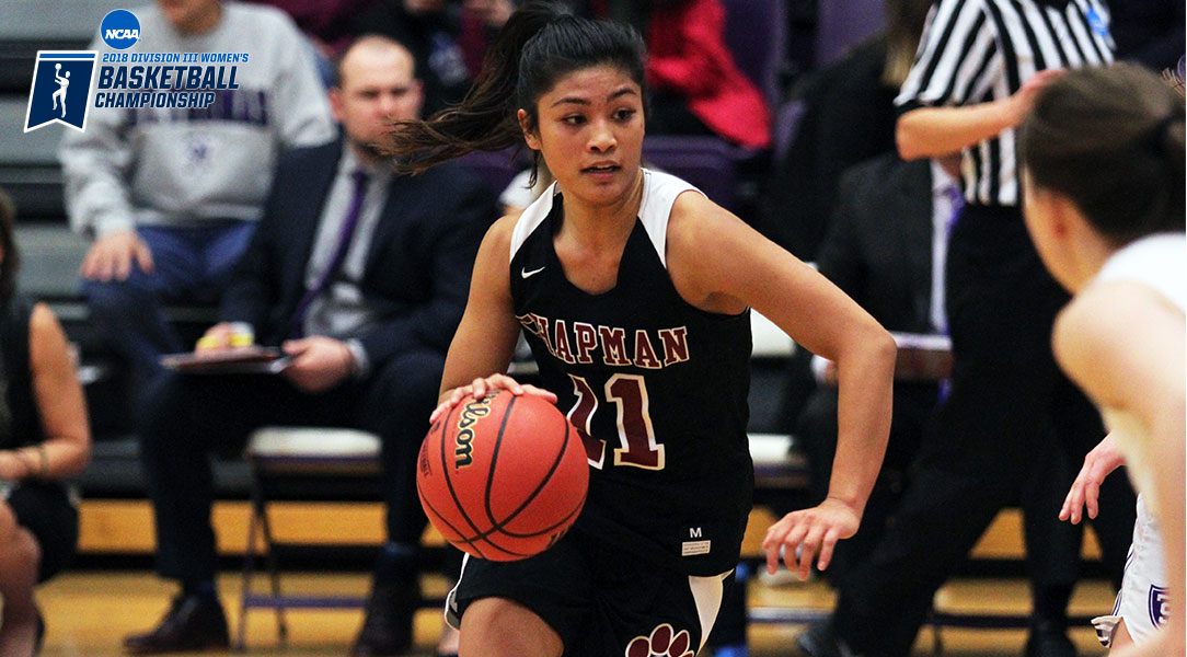 Jaryn Fajardo dribbles around a defender.