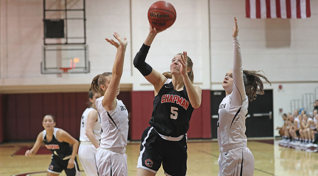 Lucy Criswell goes up for a layup.