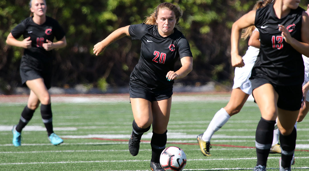 Emmie Farber sprints down the field