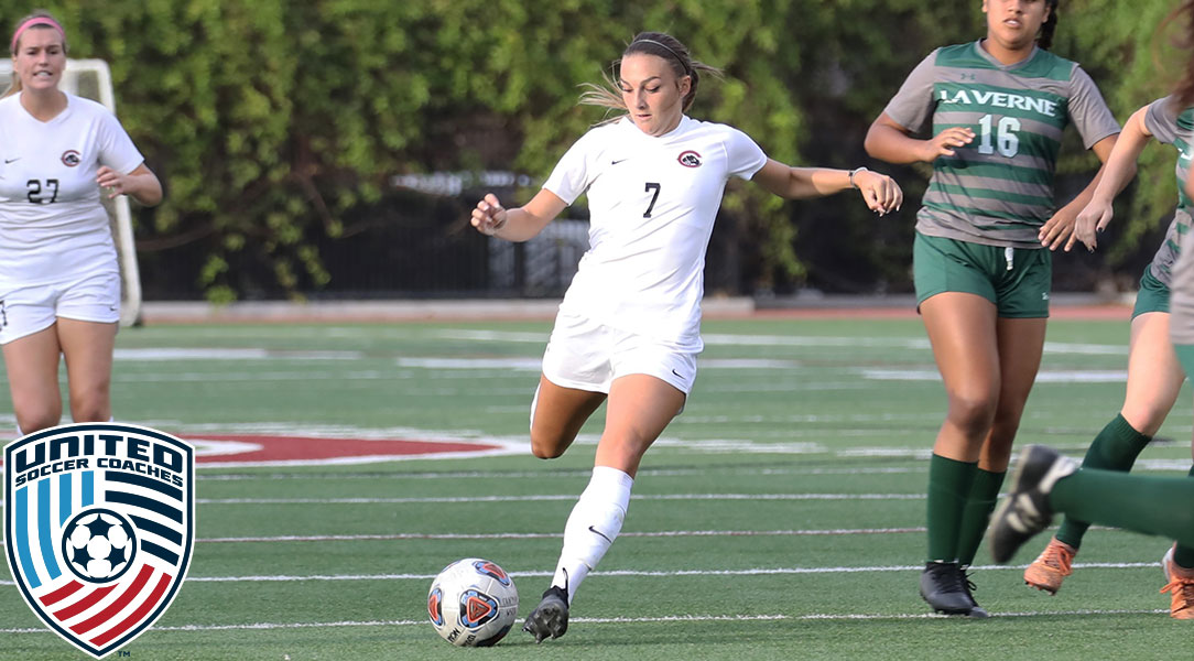 Anna Montemor takes a shot.