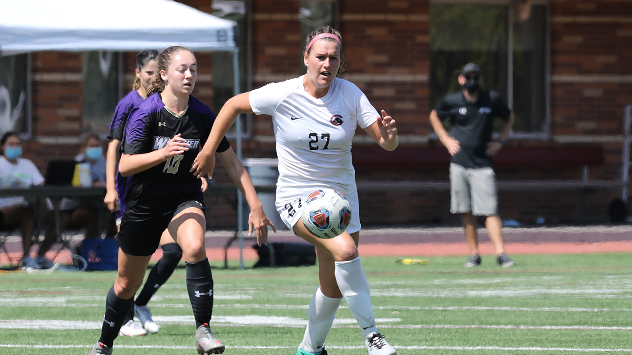 Riley Pidgeon chases after the ball 