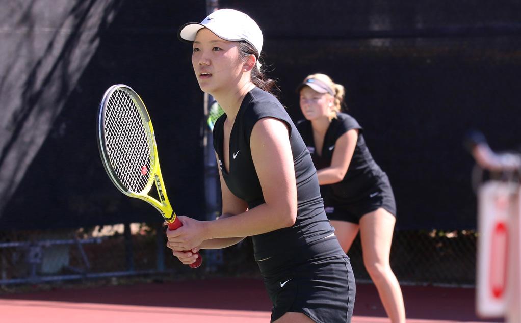 Sophia Duong (left) and Madeline Saunders (Larry Newman Photography)