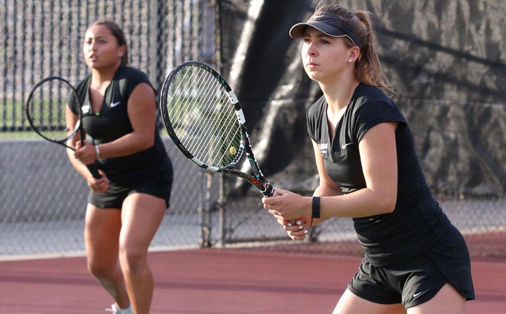 Rachel Fox and Andrea Hammer (Photo by Larry Newman)