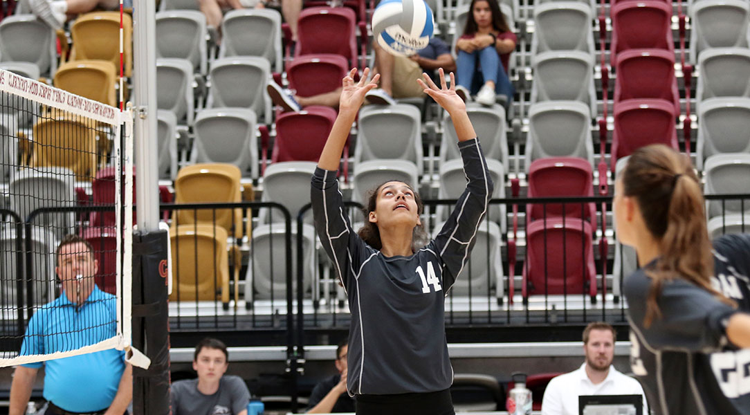 Sophie Srivastava sets the ball.