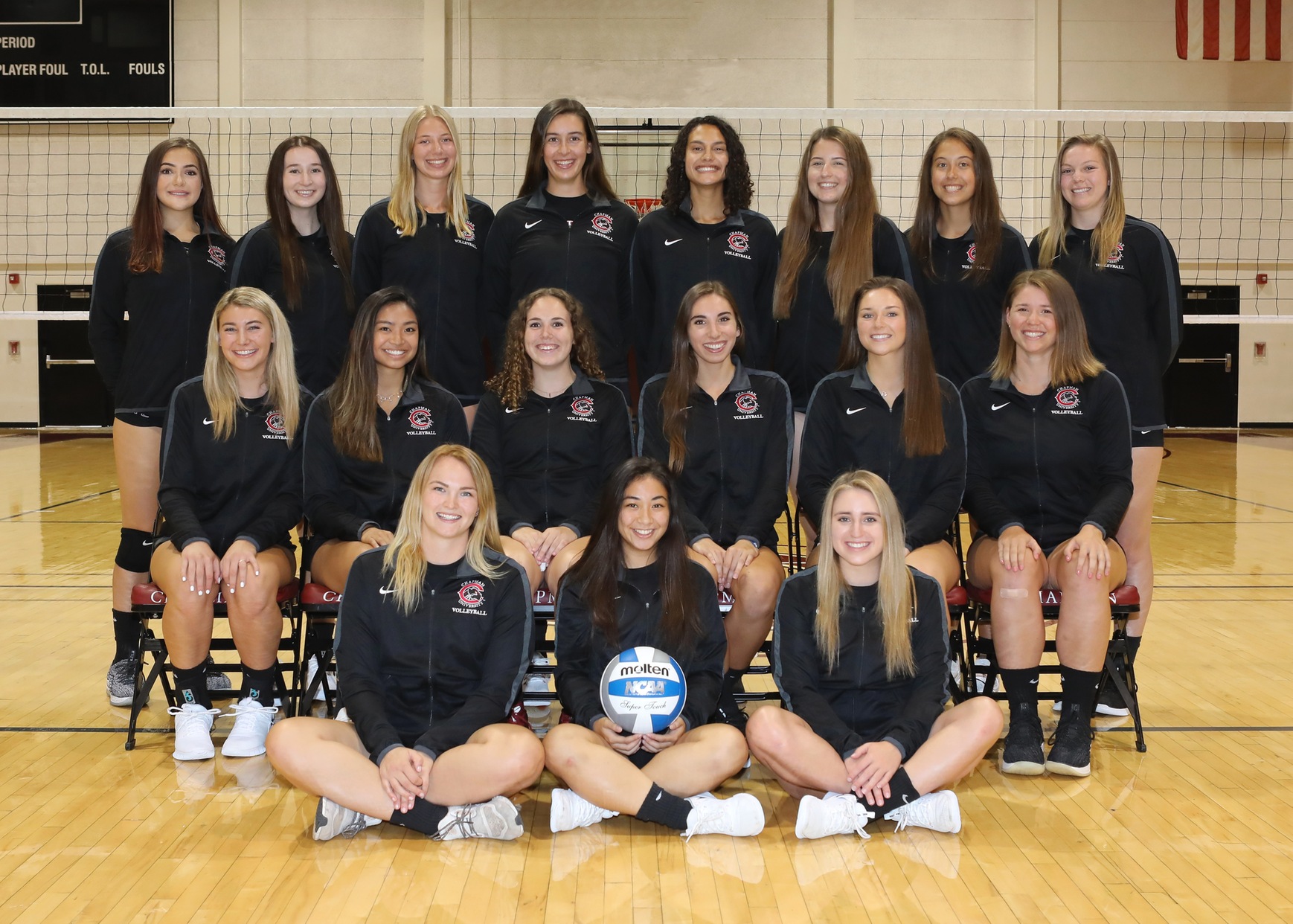 The 2019 Chapman volleyball team.